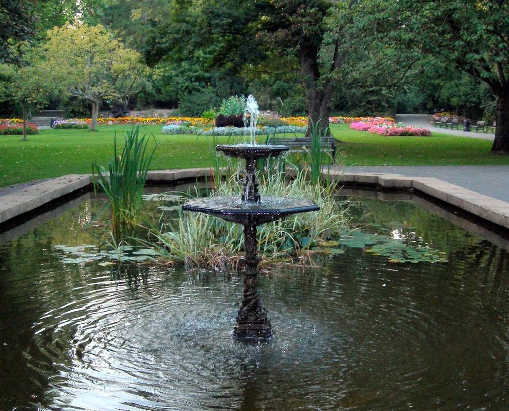 Featured image - Guide to Successful Outdoor Garden Fountain Designs