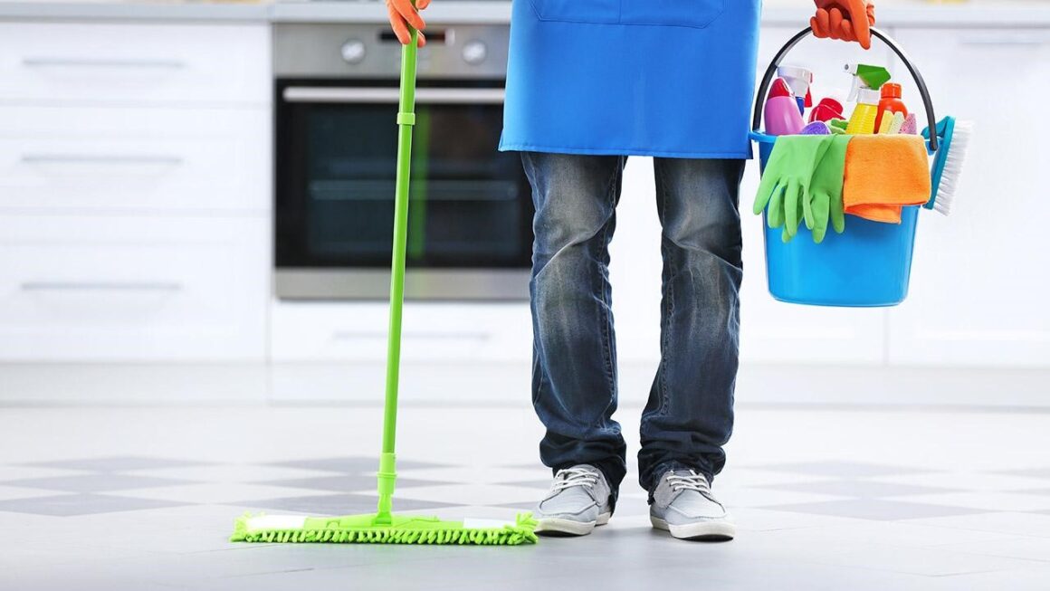 Featured image - How to Clean Your Home in 30 Minutes