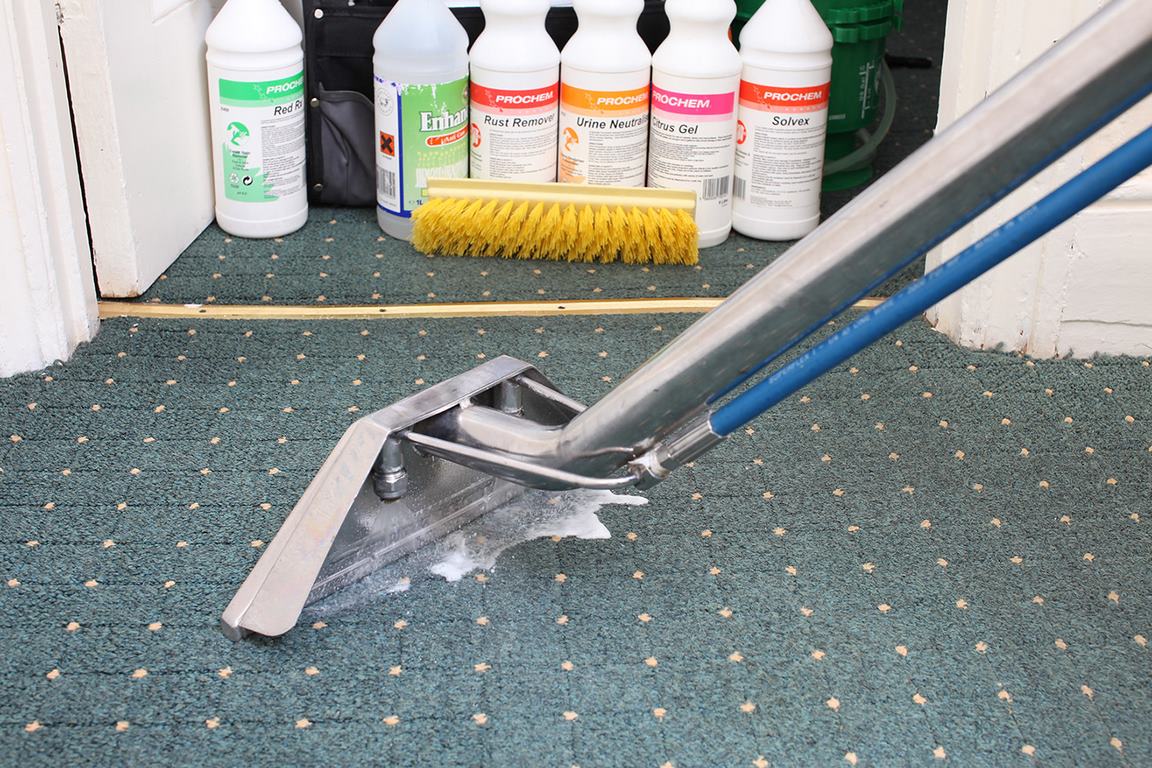 featured image - The Equipment that Carpet Cleaners London Must be Using